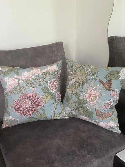 2st kuddfodral / Tyg Från Svenskt Tenn/ G P & J Baker/ Magnolia