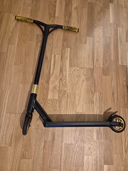 WA Whip XX Expert 2018 Stunt Scooter – Nästan nyskick