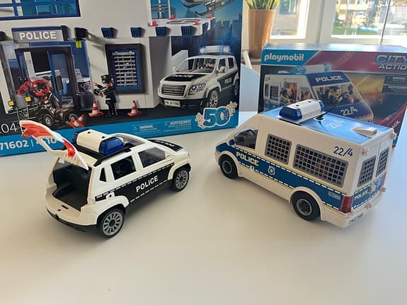 Playmobil polisstation och polisbil