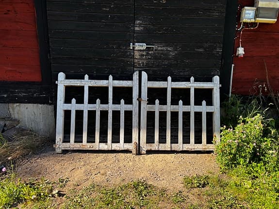 Vacker gedigen  pargrind  i fint skick