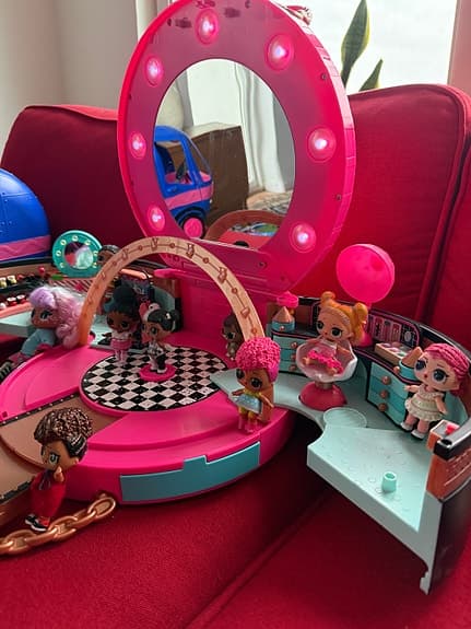 L.O.L. Surprise! Hair Salon – komplett lekset med dockor & tillbehör