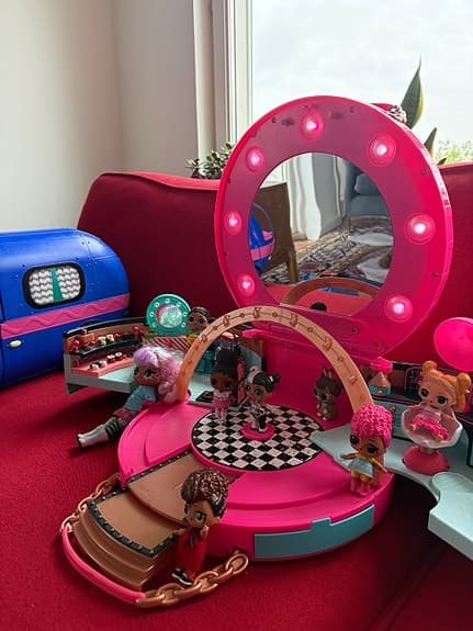 L.O.L. Surprise! Hair Salon – komplett lekset med dockor & tillbehör
