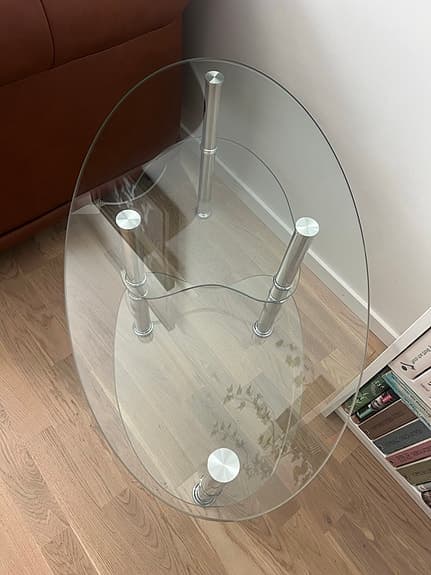 Supersnyggt och rejält soffbord i härdat glas
