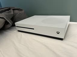 Microsoft Xbox One S vit spelkonsol