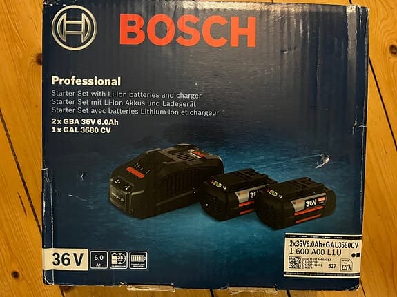 Bosch 36V 2 x GBA 36V 6.0Ah + GAL 3680 CV (Passar tex Rotak grässklippare)