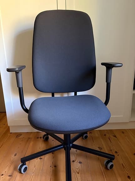 Kontorsstol med armstöd