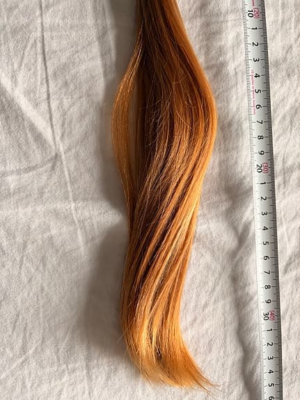 Rött äkta hår 34cm
