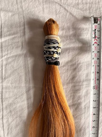Rött äkta hår 34cm