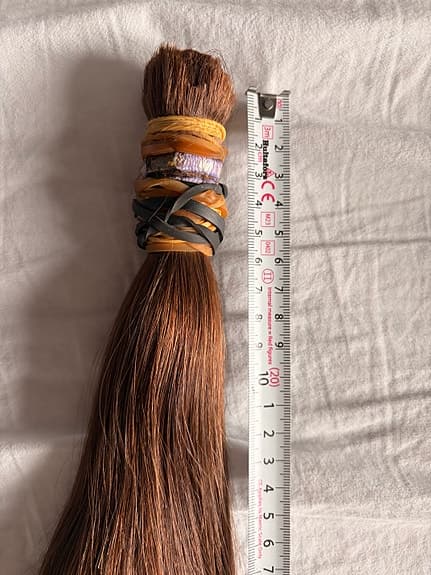 Brunt klippt ÄKTA hår 60 cm 129 g