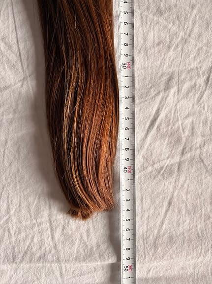 Brunt klippt ÄKTA hår 60 cm 129 g