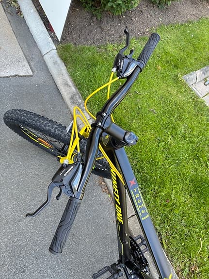 Mountainbike 27.5” Vantage | 21 växlar | Stålram | Svart/gul
