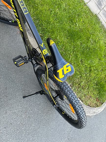 Mountainbike 27.5” Vantage | 21 växlar | Stålram | Svart/gul