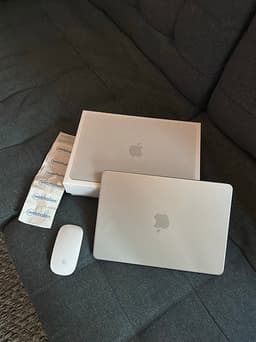 Apple MacBook NEO laptop silver, ny oanvänd