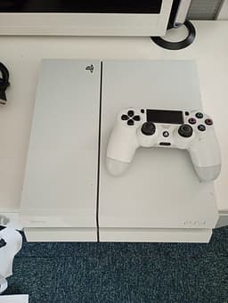 Playstation 4 med 6st spel
