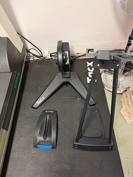 Tacx Flux Smart cykeltrainer svart