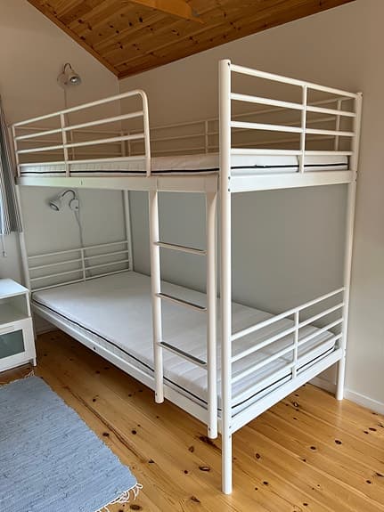 IKEA våningssäng med madrasser
