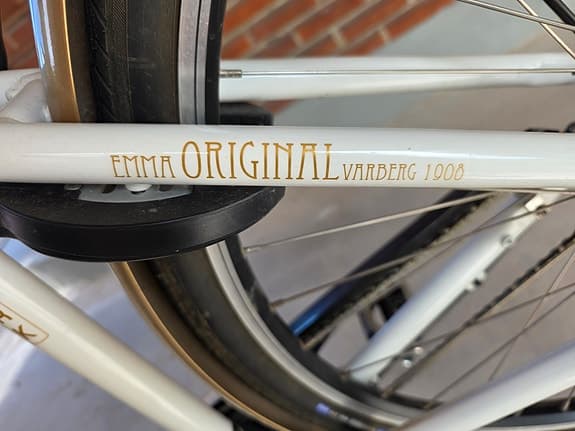 Monark Emma Original Varberg 1908 - med dubbdäck - fram och bak.