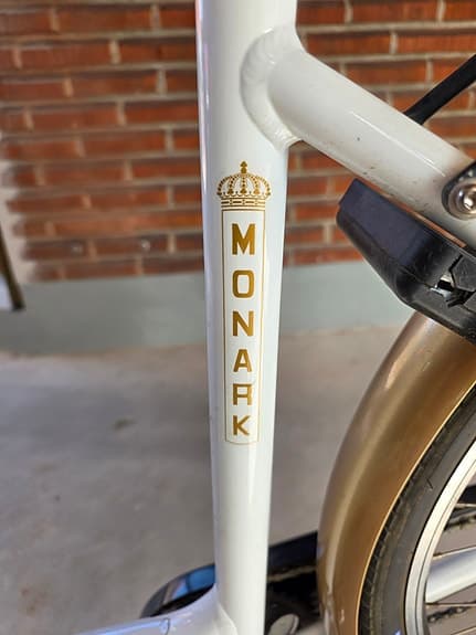 Monark Emma Original Varberg 1908 - med dubbdäck - fram och bak.