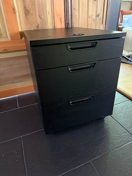 Låsbar hurts på hjul Ikea