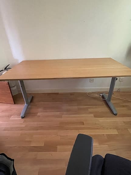 Legend gamingstol svart + skrivbord träskiva