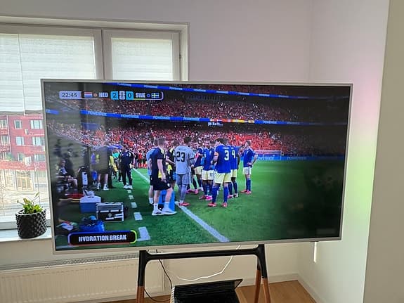 Philips 70” 4K Smart TV med Ambilight + stativ – 70PUS7855/12