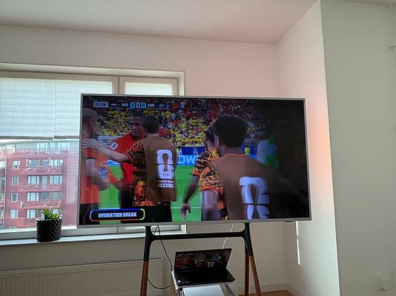 Philips 70” 4K Smart TV med Ambilight + stativ – 70PUS7855/12