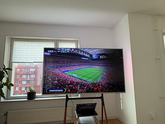 Philips 70” 4K Smart TV med Ambilight + stativ – 70PUS7855/12