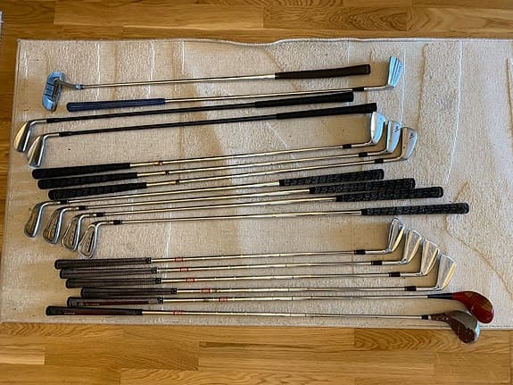 Golfset 17 klubbor trä, järn, putter TaylorMade/MacGregor/Mizuno