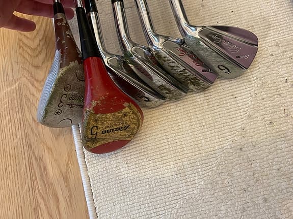 Golfset 17 klubbor trä, järn, putter TaylorMade/MacGregor/Mizuno