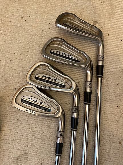 Golfset 17 klubbor trä, järn, putter TaylorMade/MacGregor/Mizuno
