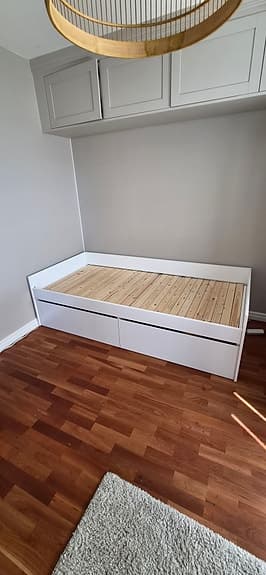 Utragbar säng med förvaring 90×200 (180x200)