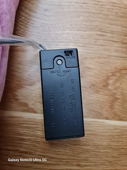 Blandade leksaker paket med spel, instrument och mjukisdjur