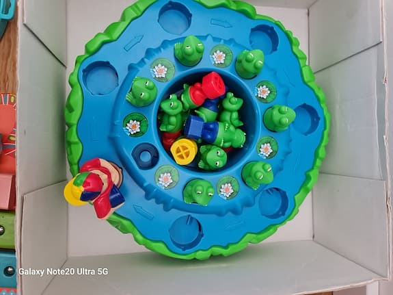 Blandade leksaker och gosedjur