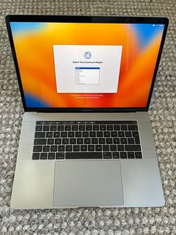 Apple MacBook Pro 15" 2017 (Touch Bar, i7, 16GB, 256GB)