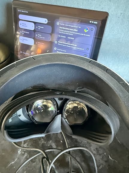 PlayStation VR2 (PSVR2) + laddstation – mycket fint skick