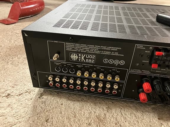 Yamaha DSP-A590 surroundförstärkare svart