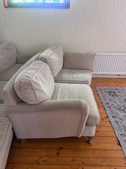 IKEA soffa och fåtölj i ljus beige tyg