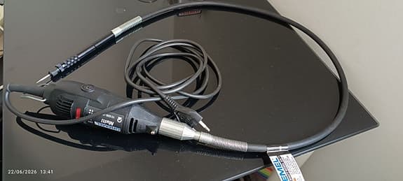 Dremel Multi med böjlig axel och tillbehörskit (150 delar)
