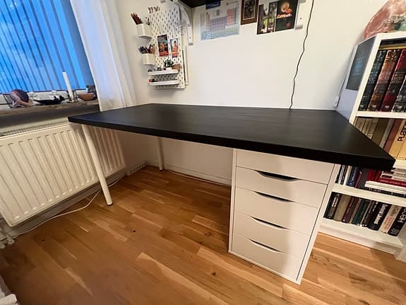 Alex skrivbord svart/vitt IKEA