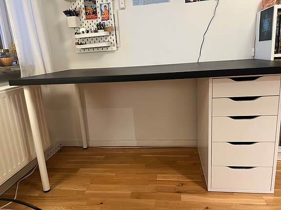 Alex skrivbord svart/vitt IKEA