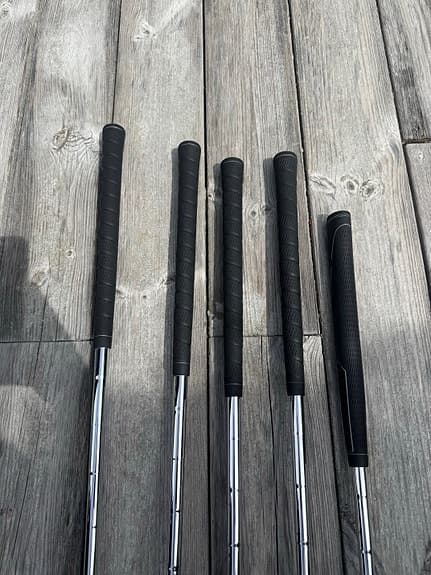 Nike Golfbag med klubbor (SW, J9, J7, J4-5, putter)