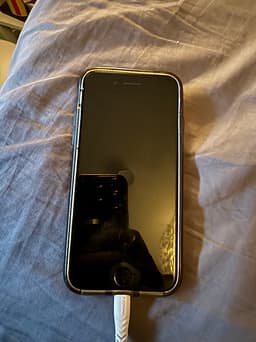 Apple iPhone SE 2022 mobil 64 GB Svart och iPhone XR 64