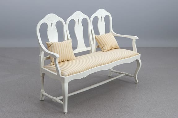 Antik Soffa. Bondrokokostil, 1900-tal.