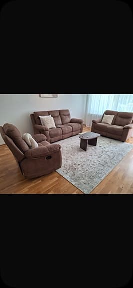 Soffgrupp i mycket fint skick – 3+2+1-sits med soffbord