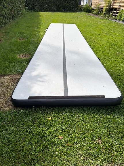 Airtrack gymnastikmatta vit/svart