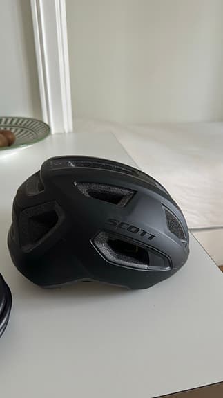 Oanvänd Scott Supra Plus cykelhjälm M/L + cykellås