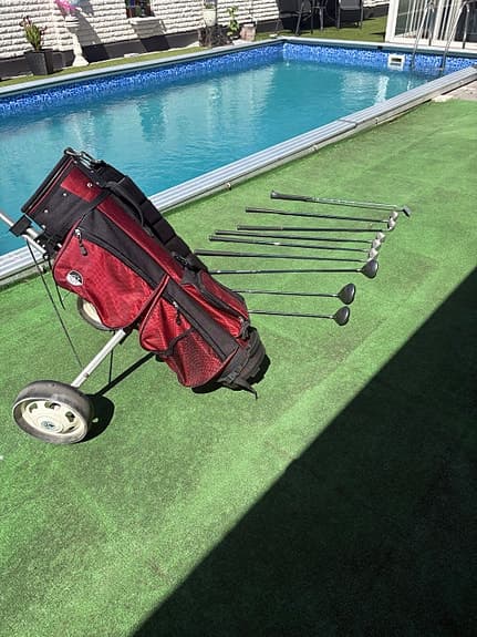 Golfset med bag på vagn röd