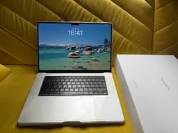 MacBook Pro 16" (M3 Pro / 18GB / 512GB) i nyskick – 100% batterihälsa & garanti!