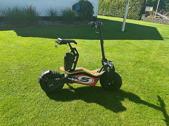 Velocifero el-scooter/ elsparkcykel /Goped,1600w 48 volt med nya Batterier