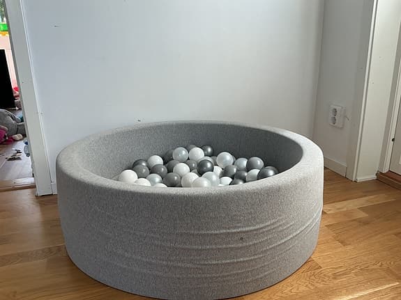 Grå bollhav för barn